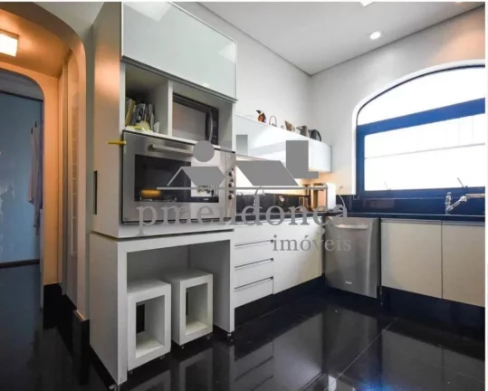 Imagem Cobertura Duplex em Higienópolis com 600m², 5 quartos sendo 2 suítes e 6 vagas.