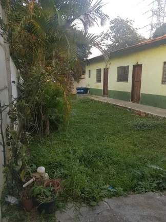 Imagem Casas térreas + armazém + terreno