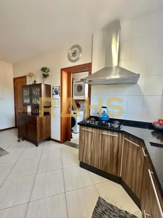 Imagem Apartamento Espaçoso com 1 Suíte + 2 Quartos no Bairro Atiradores, divisa com Anita Garibaldi. Loc...