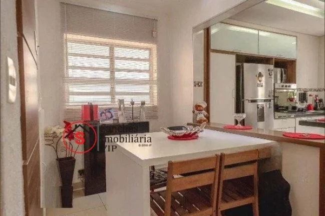 Imagem Sobrado lindo Vila Bertioga, parte interna toda reformada, casa aconchegante com 3 quartos sendo 1 suite, todos com ar condicionado, sala ampla, cozi
