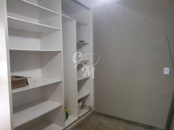 Imagem Casa com Piscina em Condomínio - VENDA / LOCAÇÃO