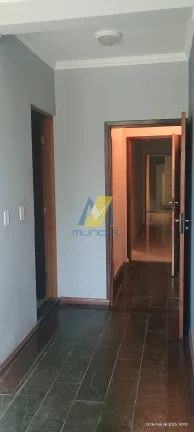 Imagem Casa Imponente com 2 Dormitórios, sacada ampla.