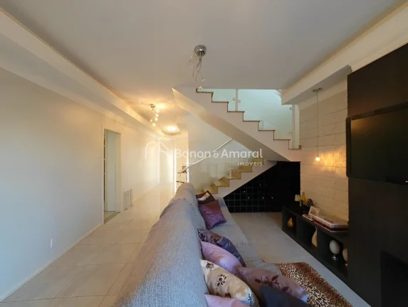 Imagem Em Valinhos, encontra-se esta encantadora casa em um condomínio tranquilo, cercada por área verde ...