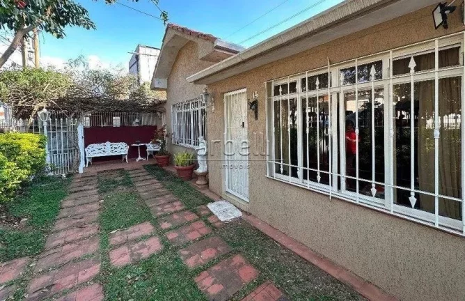 Imagem Casa com área total de 295 M² e 170M² de área construída, com 3 dormitórios sendo 1 suíte, 3 ...