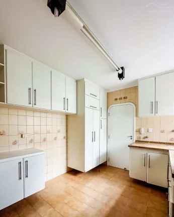 Imagem Apartamento com 216m2, 3 suítes e 3 vagas à venda em Perdizes, São Paulo
