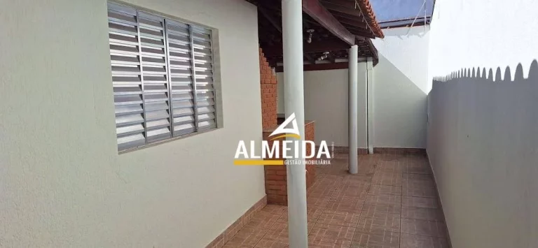 Imagem Casa com 3 dormitórios à venda por R$ 400.000,00 - Estádio - Rio Claro/SP
