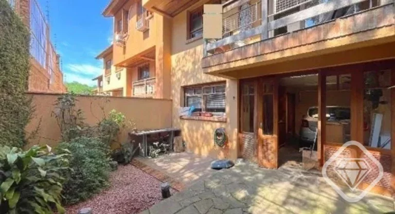 Imagem Casa em condomínio no bairro Ipanema, zona sul de Porto Alegre.

Charmosa casa semi mobiliada, com ...