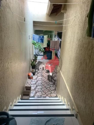 Imagem Casa térrea à venda com edícula nos fundos no bairro Nova Petrópolis, São Bernardo do Campo, com 3 dormitórios, sendo 1 suíte, 2 vagas, 126 m².
