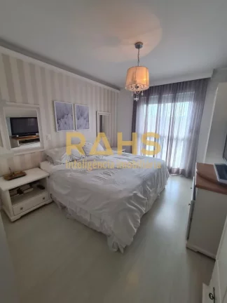 Imagem Apartamento em região Privilegiada, com sacada e vista livre para cidade. Possui 138m² de área pr...