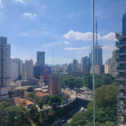 Imagem Apartamento Mobiliado Paraíso - 25M², 1 Dorm, Varanda Envidraçada.