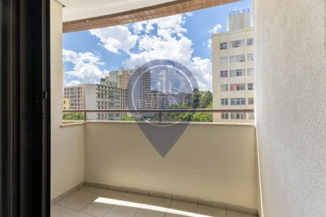 Imagem Apartamento para locação na Consolação, São Paulo-SP: 1 quarto, 2 salas, 1 banheiro, 1 vaga de garagem, 50m² de área.