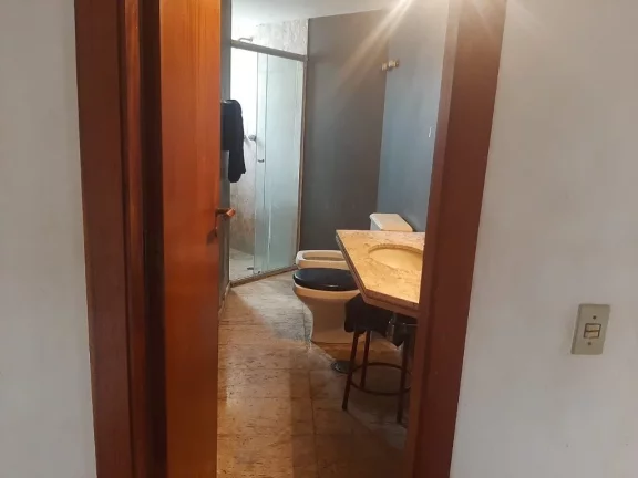 Imagem Apartamento de Luxo no Itaim Bibi: 4 Quartos, 2 Suítes, 3 Banheiros, 3 Vagas - 181m² - São Paulo-SP