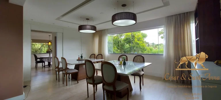 Imagem Casa com 03 suítes e 450m² no Alto da Boa Vista em Campos do Jordão.