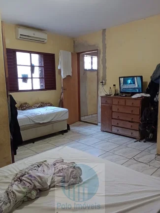 Imagem Casa térrea a venda R$ 270.000, bairro Presidente Dutra com 2 quartos sendo 1 suíte, 3 vagas de garagem em Ribeirão Preto - SP
