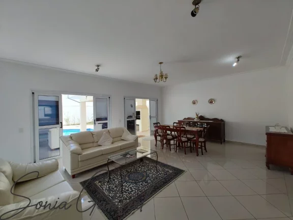 Imagem Casa no Condomínio Millenium, no bairro Jardim Recanto, com 3 Quartos, 336 m² por R$ 1.950.000, 00, em Valinhos, São Paulo.