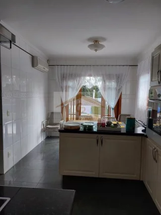 Imagem IMPECÁVEL! AO LADO DO SHOPPING GRANJA VIANA, 3 QUARTOS SENDO UM SUITE, 4 VAGAS