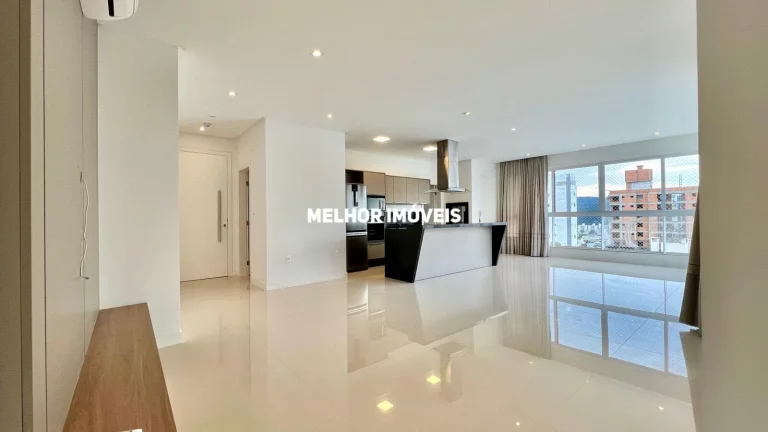 Imagem Apartamento á venda com 3 suítes e 3 vagas localizado no centro de Balneário Camboriú