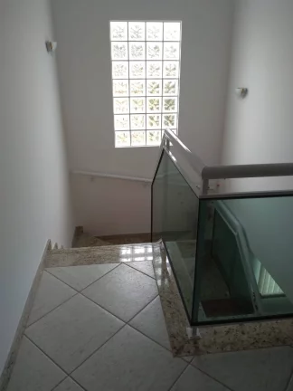 Imagem ATENÇÃO - Casa espetácular pertinho da praia.