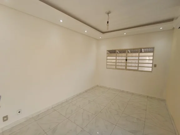Imagem Casa De 3/4 Sendo Duas Suites Sozinha No Lote No Jardim Paraiso Ao Lado Anel Viario