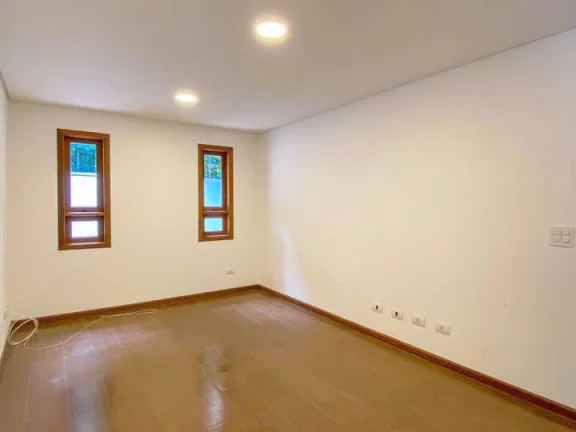 Imagem Casa com 3 dormitórios à venda, 290 m² por R$ 1.650.000,00 - Granja Viana -
