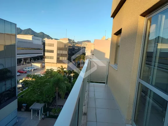 Imagem Apartamento com 2 qts mobiliado 72m² suíte e varandão - Barra da Tijuca
