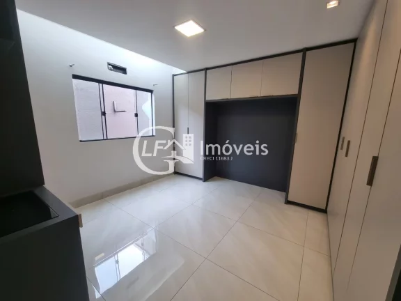 Imagem Impecável casa à venda em Campo Grande-MS, na Vila Jacy: 3 suítes, 2 salas, 4 banheiros, 5 vagas de garagem, 162,76 m² de área.