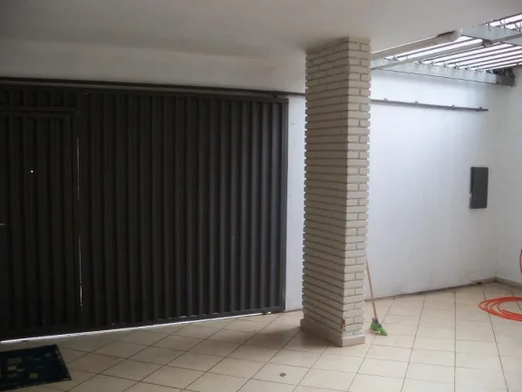 Imagem Casa com 3 dormitórios, copa, cozinha, lavanderia e edícula com suíte em ótima localização no ...