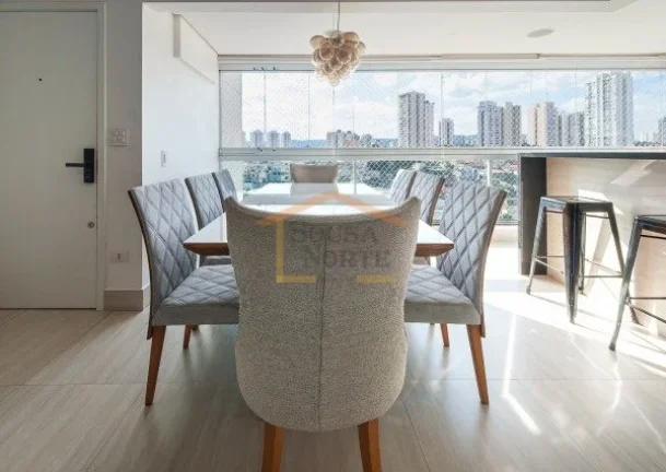 Imagem Apartamento de 114m².
O imóvel conta com 2 suítes espaçosas, ambas equipadas com móveis planeja...