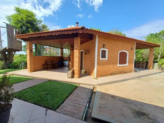 Imagem Chácara Espaçosa com 350m² de Construção e 5000m² de Terreno em Boituva