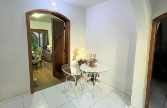 Imagem NÃO PERCA TEMPO E VENHA CONHECER ESTA LINDA E ENORME CASA DE 02 PAVIMENTOS NA ENSEADA DO SUÁ EM VITÓRIA/ES!