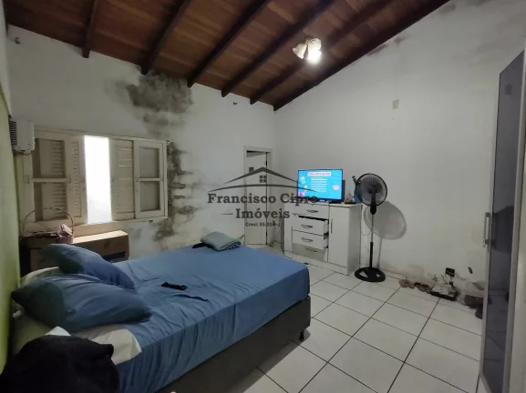 Imagem Casa à venda no bairro Vila Brasil - Guaratinguetá/SP