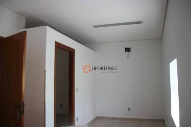 Imagem Casa comercial e ou residencial com piscina, sauna...