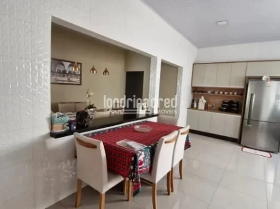 Imagem Casa à Venda em Ibiporã com 3 Quartos, 2 Banheiros, 4 Vagas de Garagem e 186 m² de Área Útil