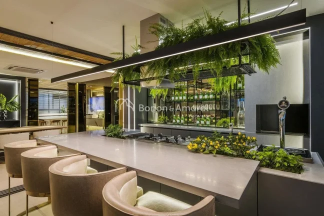 Imagem Magnífico apartamento no Cambuí, no Edifício Le Reve, com 316 m². 

O imóvel possui living para...
