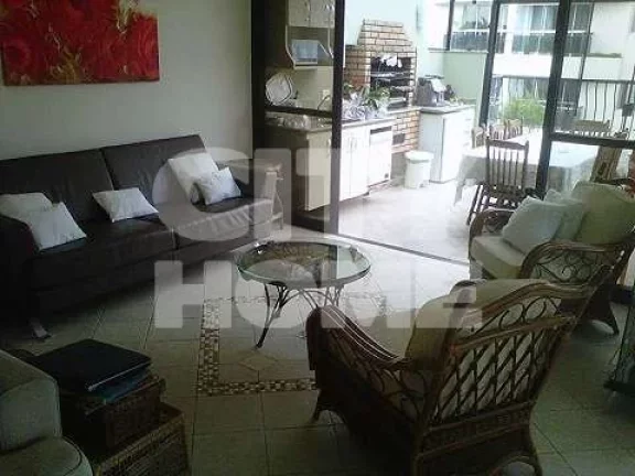 Imagem Cobertura com 380m² na Vila Nova Conceição. Amplo living em madeira tábuas de ipê em "L" para 0...