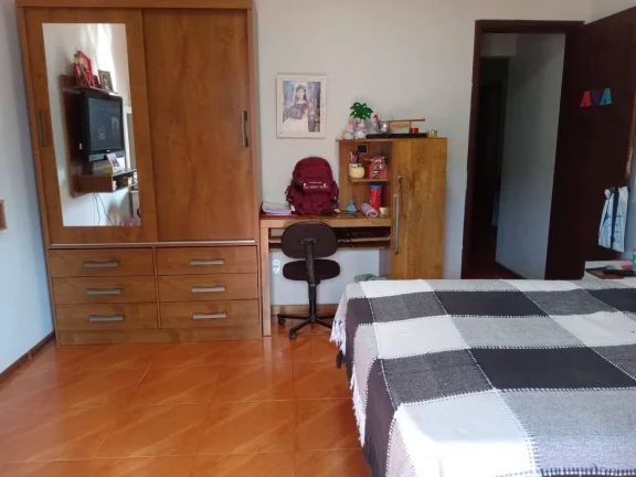 Imagem VENDO ESTA LINDA CASA NO CENTRO DO CÔNEGO. NOVA FRIBURGO RJ.