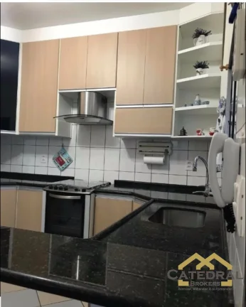 Imagem Casa com três dormitórios e amplo quintal em bairro tranquilo em Jundiaí