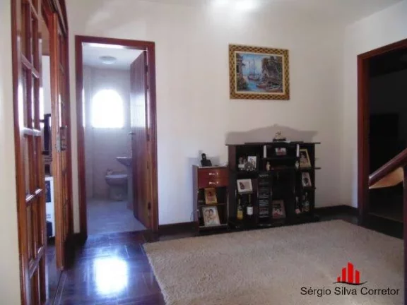 Imagem Casa a venda com 03 quartos na Região do Portal de Campos do Jordão.