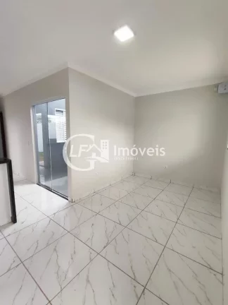 Imagem Casa à venda em Campo Grande-MS, no bairro Jardim Noroeste. Com 2 quartos, 1 suíte, sala, 2 vagas de garagem e 66,00 m² de área. Aproveite!