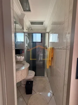 Imagem Apartamento amplo, 4 dormitórios, sendo 3 suites, 1 dormitório /escritório, 2 sacadas, 2 vagas de...