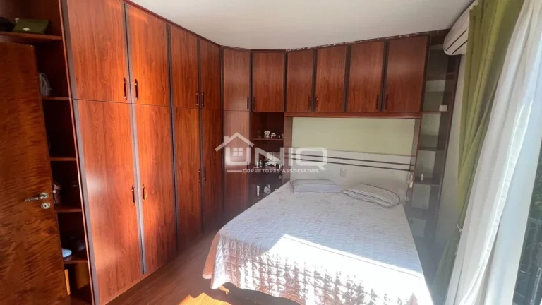 Imagem Casa Suíte + 3 Dormitórios - Vila Isabel