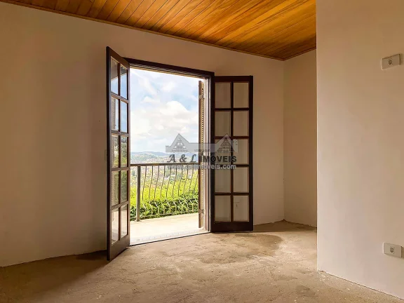 Imagem Casa à venda em Campos do Jordão - Casa nova com 03 suítes