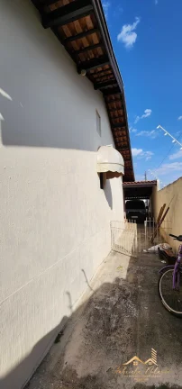 Imagem Casa Padrão com dois dormitórios mais edícula