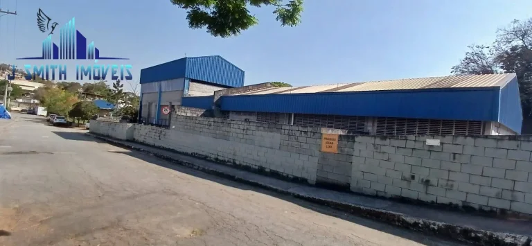 Imagem TERRENO COM GALPÕES Á VENDA - A.T. 7.430m² . AC. 2.816m² (5 galpões+adm)