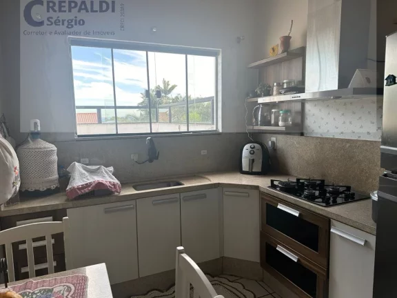Imagem Imperdível Casa à venda em Criciúma-SC, Bairro Mina Brasil: 4 quartos, 1 suíte, 3 salas, 4 banheiros, 3 vagas, 220m2!