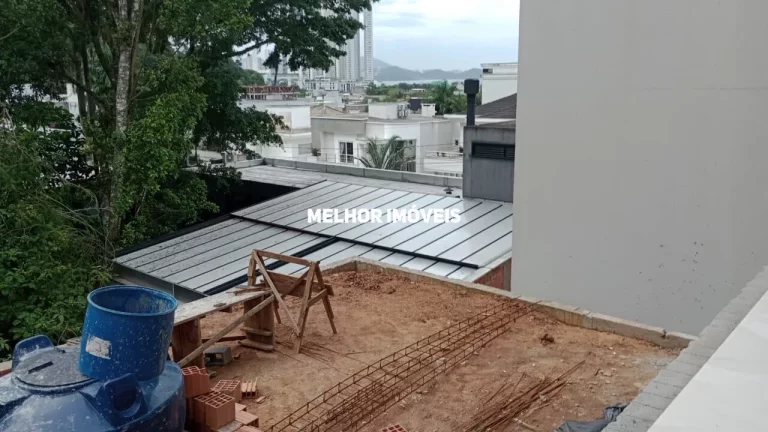 Imagem Casa Alto Padrão 4 suítes uma máster 6 vagas de garagem localizado no bairro Barra em Balneário Camboriú