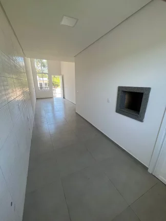 Imagem Linda casa de 2 dormitórios com um excelente acabamento em localização Excelente