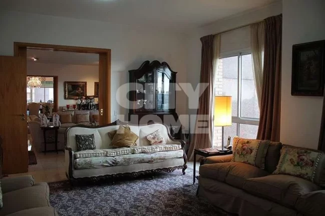 Imagem Excelente apto com 367 m² de área útil no melhor do Panamby. Living enorme, com lareira e varanda...