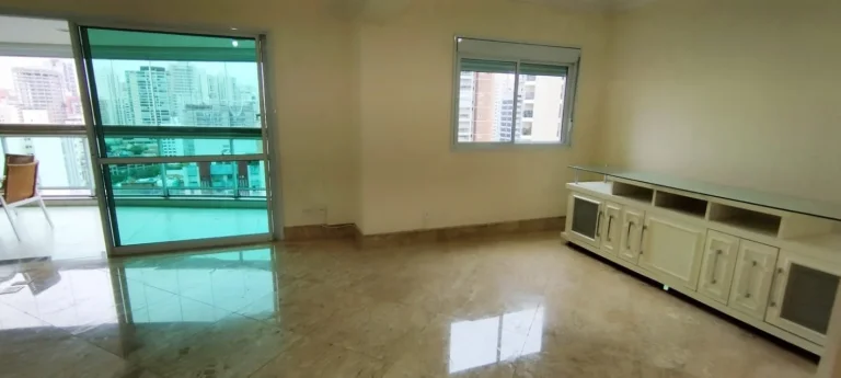 Imagem Apartamento 157 M², 3Q, 3 Suítes, Sala 3 ambientes, 5 Banheiros, 4 Vagas demarcadas, Depósito, Varanda Gourmet, Sauna, Piscina Adulto e infantil.