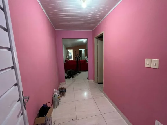 Imagem Casa em Rua Pública c/ Quintal Amplo | Confira Detalhes!